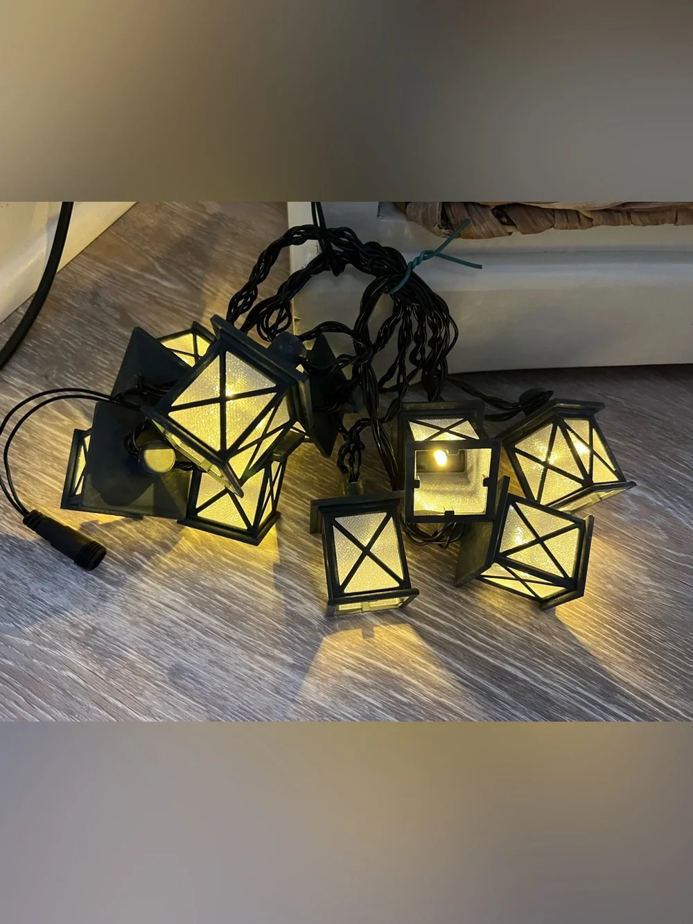 Brand New-Holiday Living Lantern 10-Count 9-ft White LED Christmas Lights